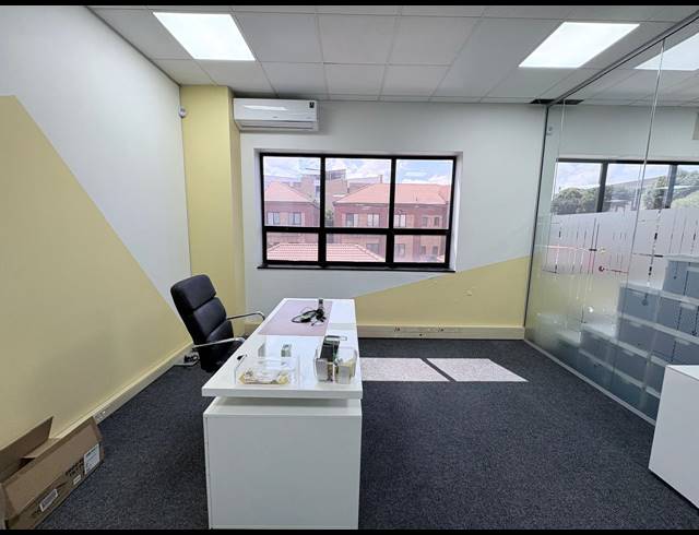 749M² OFFICE TO LET IN MIDRIDGE PARK